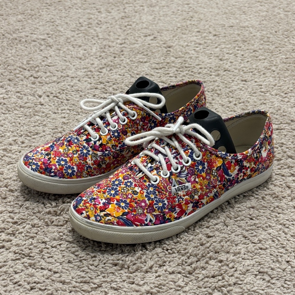 Vans Floral Canvas Lace Up Sneakers Women’s Size 6.5